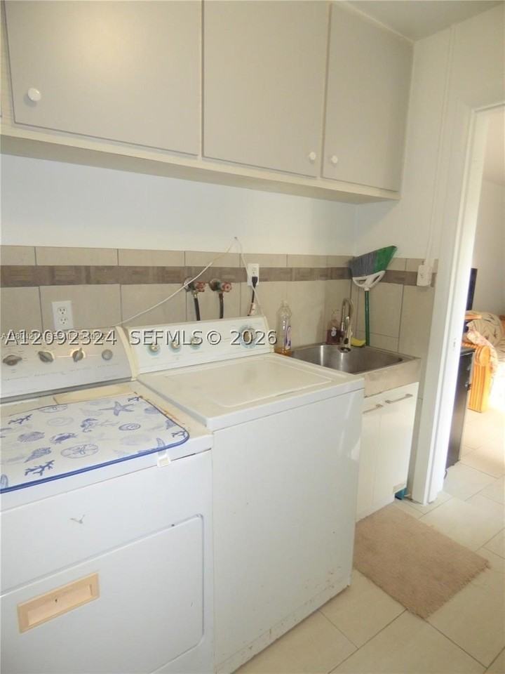 3838 Ne Melba Dr #R - Photo 5 of 7