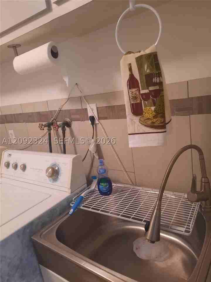 3838 Ne Melba Dr #R - Photo 6 of 7