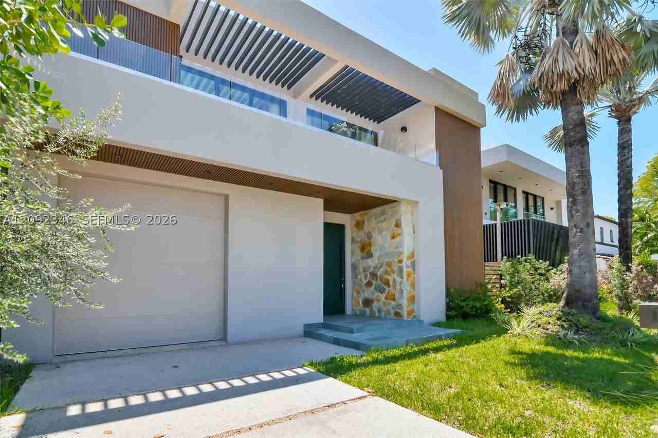135 Sw 29th Rd - Photo 3 of 50