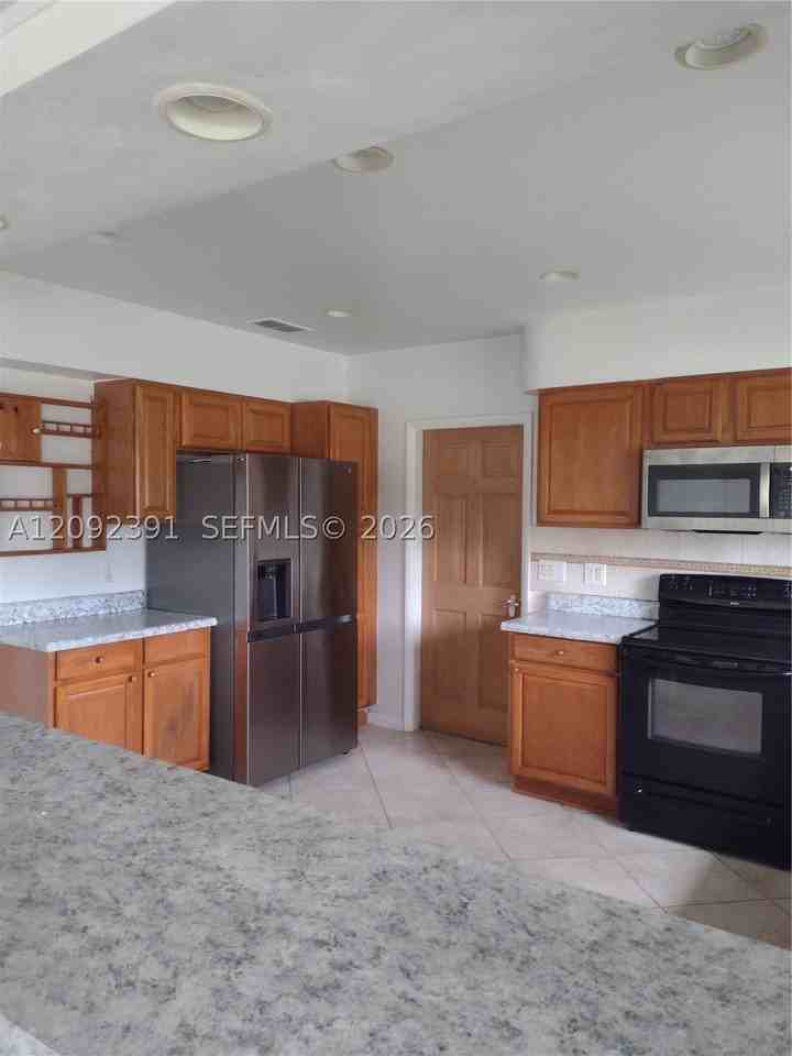 225 E 29th Ct - Photo 6 of 16
