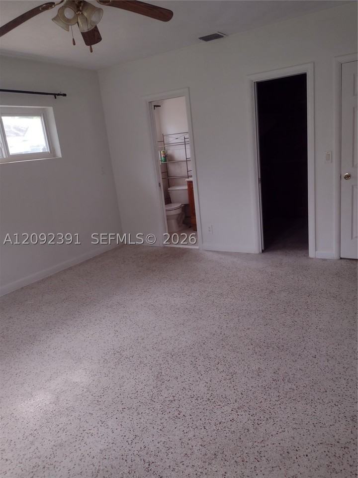 225 E 29th Ct - Photo 7 of 16
