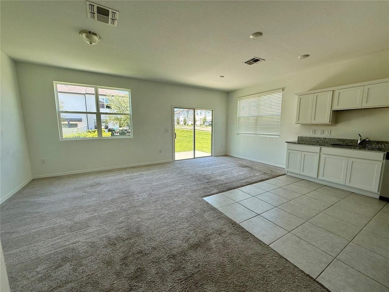476 Madison Dr - Photo 3 of 11
