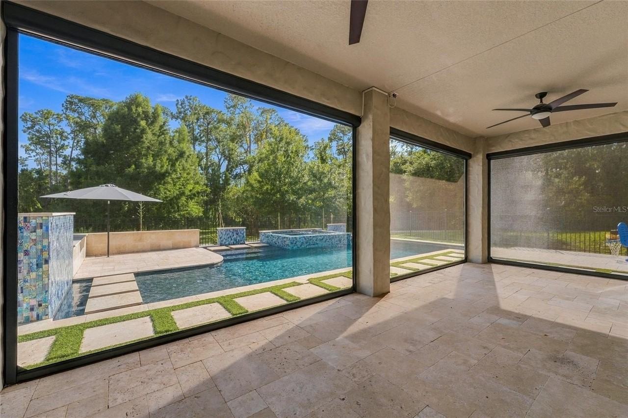 12688 Salomon Cove Dr - Photo 2 of 20