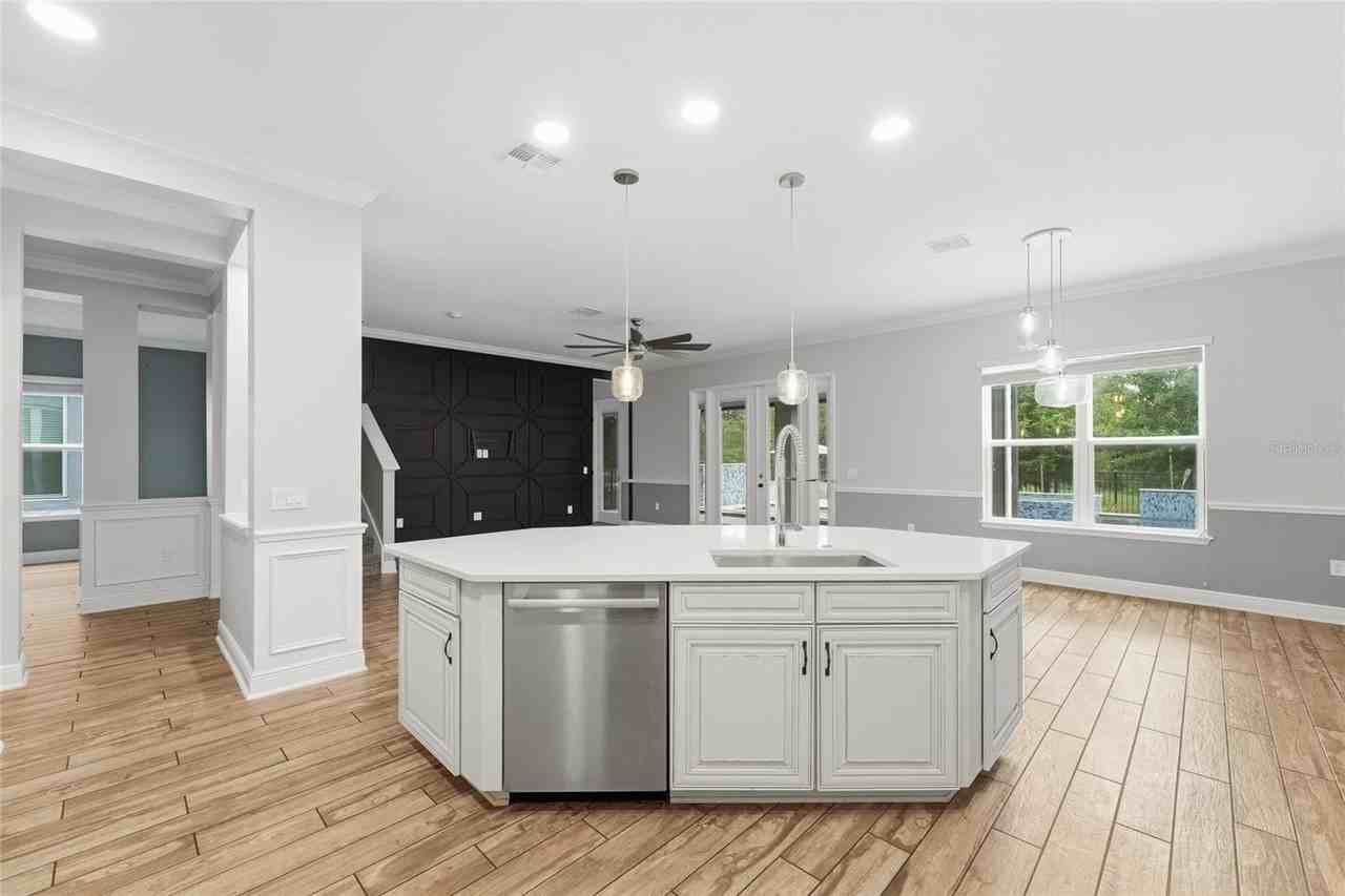 12688 Salomon Cove Dr - Photo 5 of 20