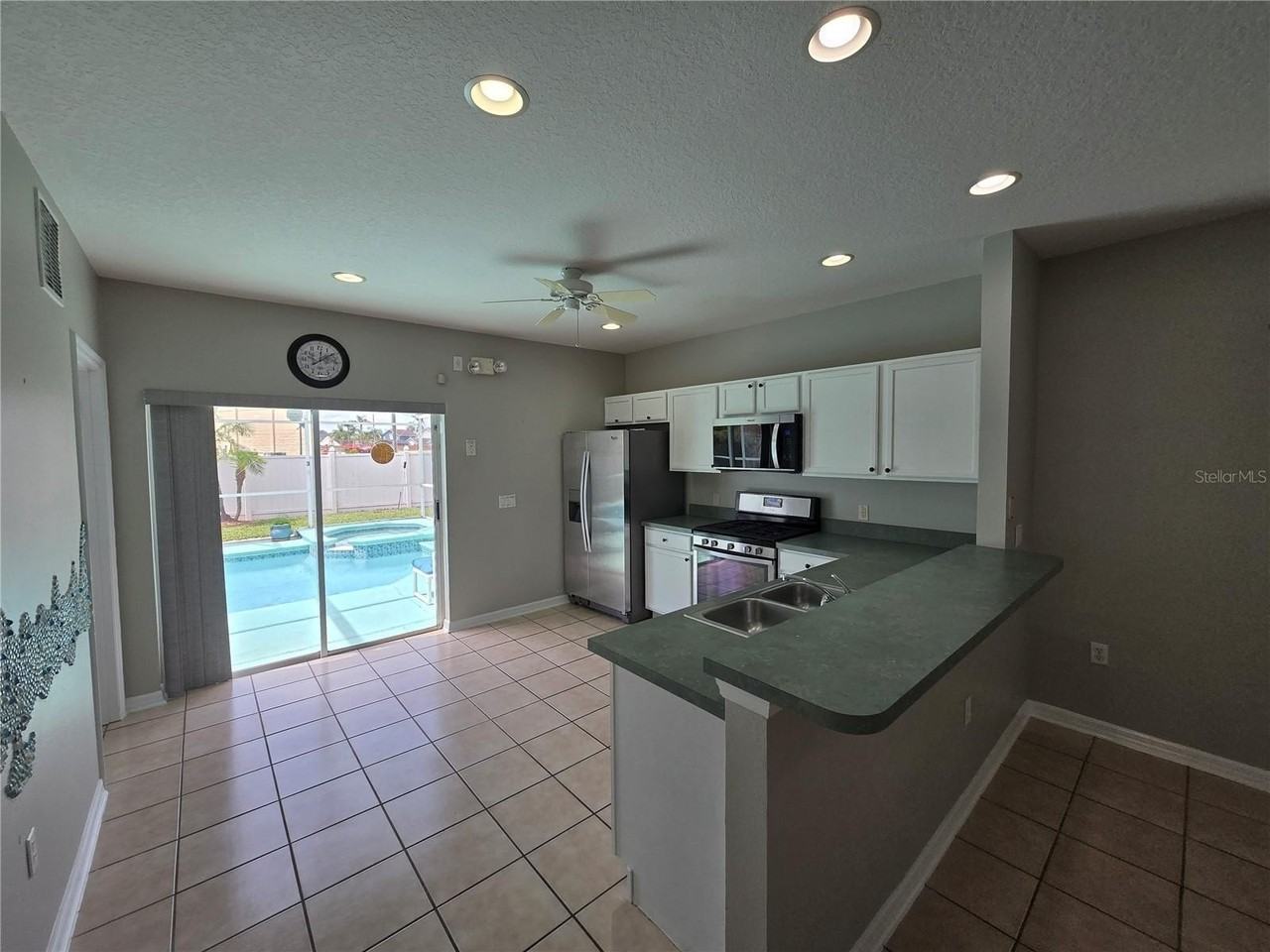 702 Sonja Cir - Photo 5 of 28
