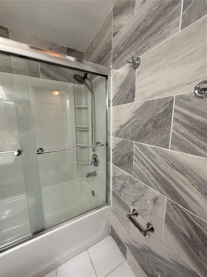 7441 Carmel Ave - Photo 3 of 15