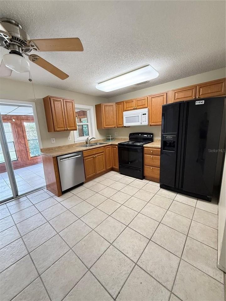 7441 Carmel Ave - Photo 5 of 15