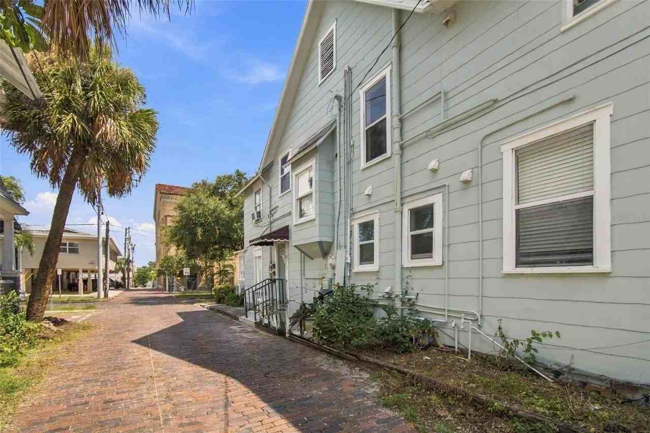 524 3rd St N #A - Photo 6 of 50