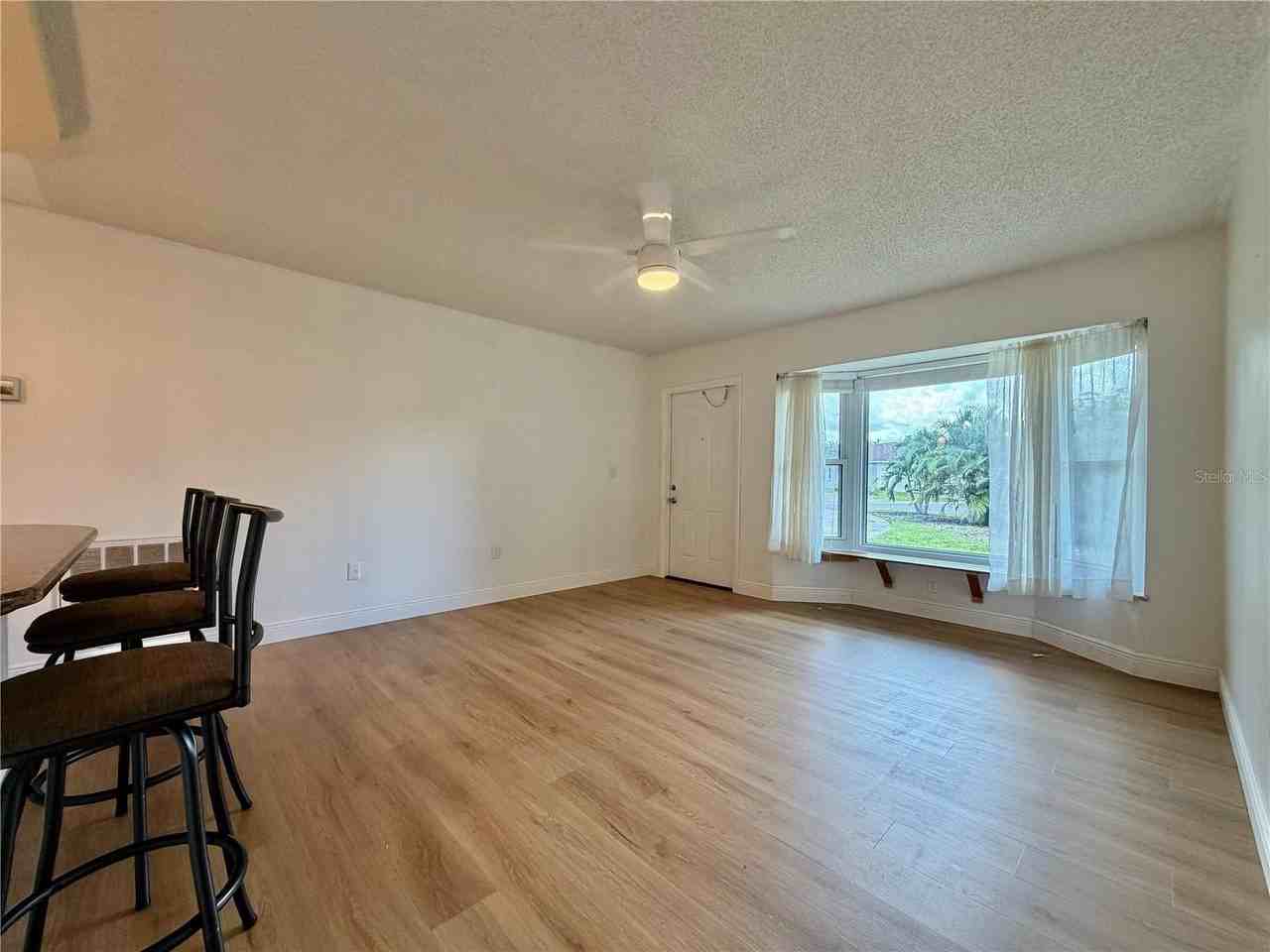 4100 45th Ave N - Photo 3 of 28