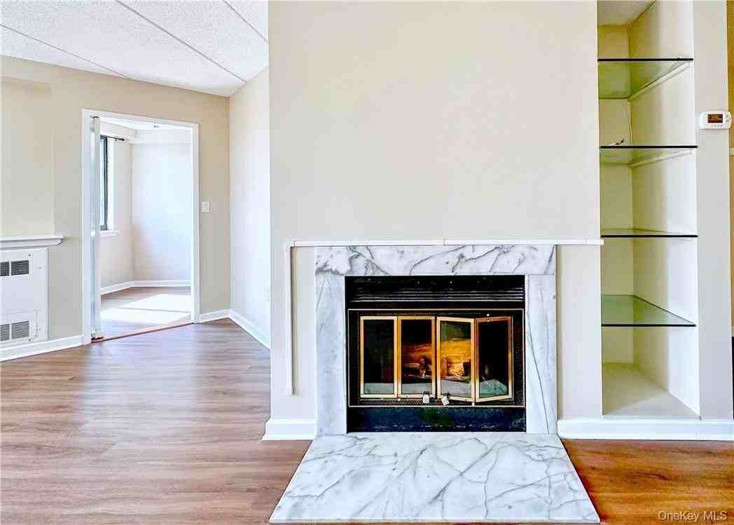 680 W Boston Post Rd #3Q - Photo 7 of 23