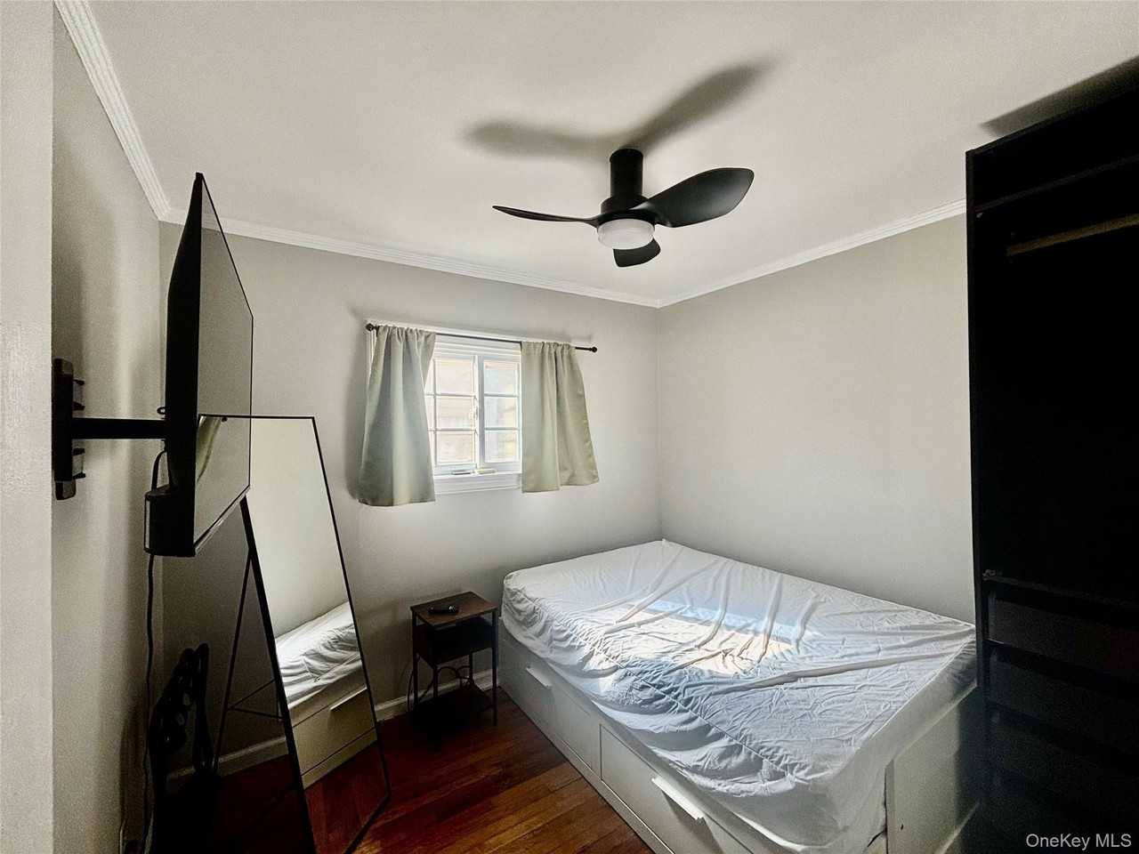 25440 Craft Ave #2ndFL - Photo 6 of 13