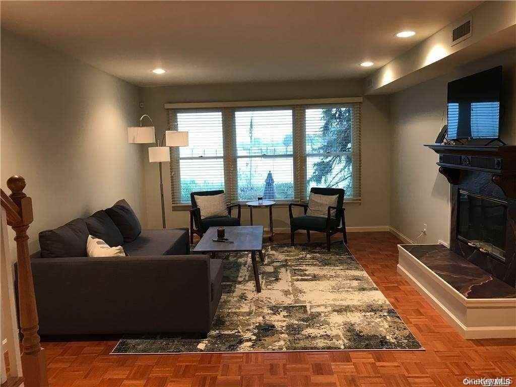 59 Sintsink Dr W #B - Photo 4 of 13