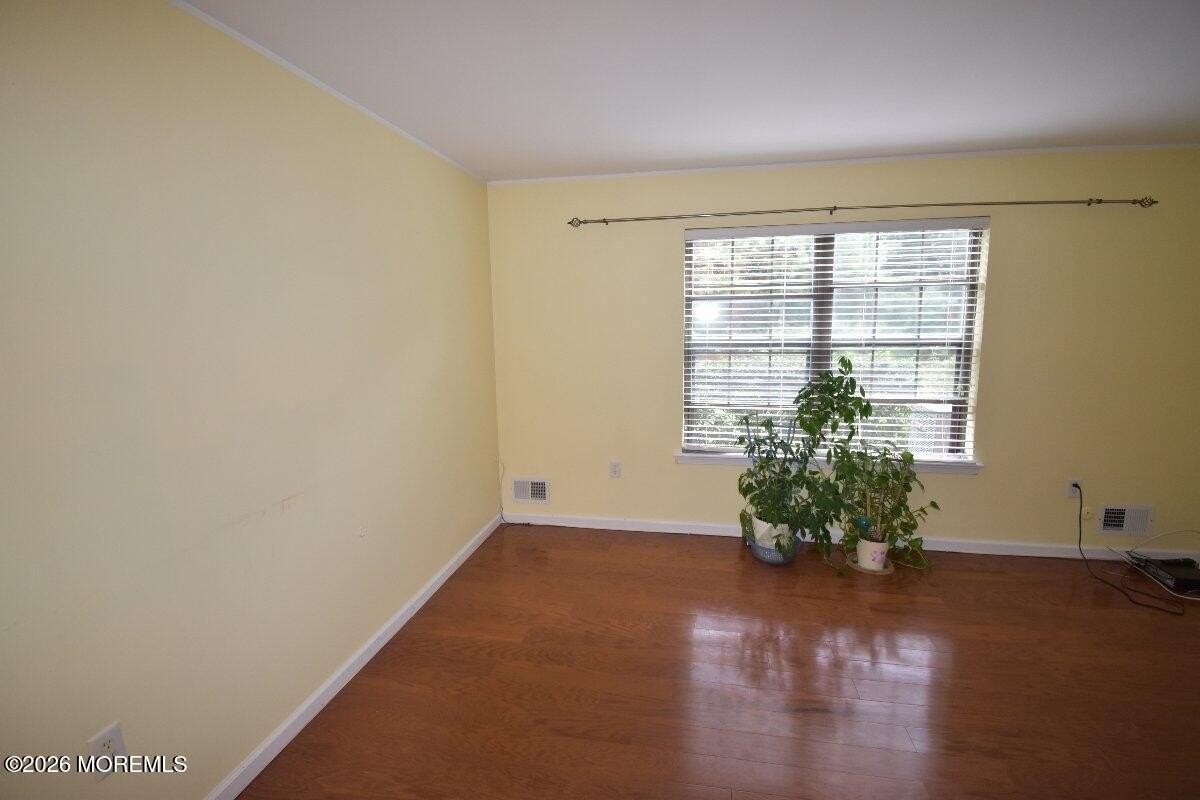 1304 Wellington Pl - Photo 7 of 18