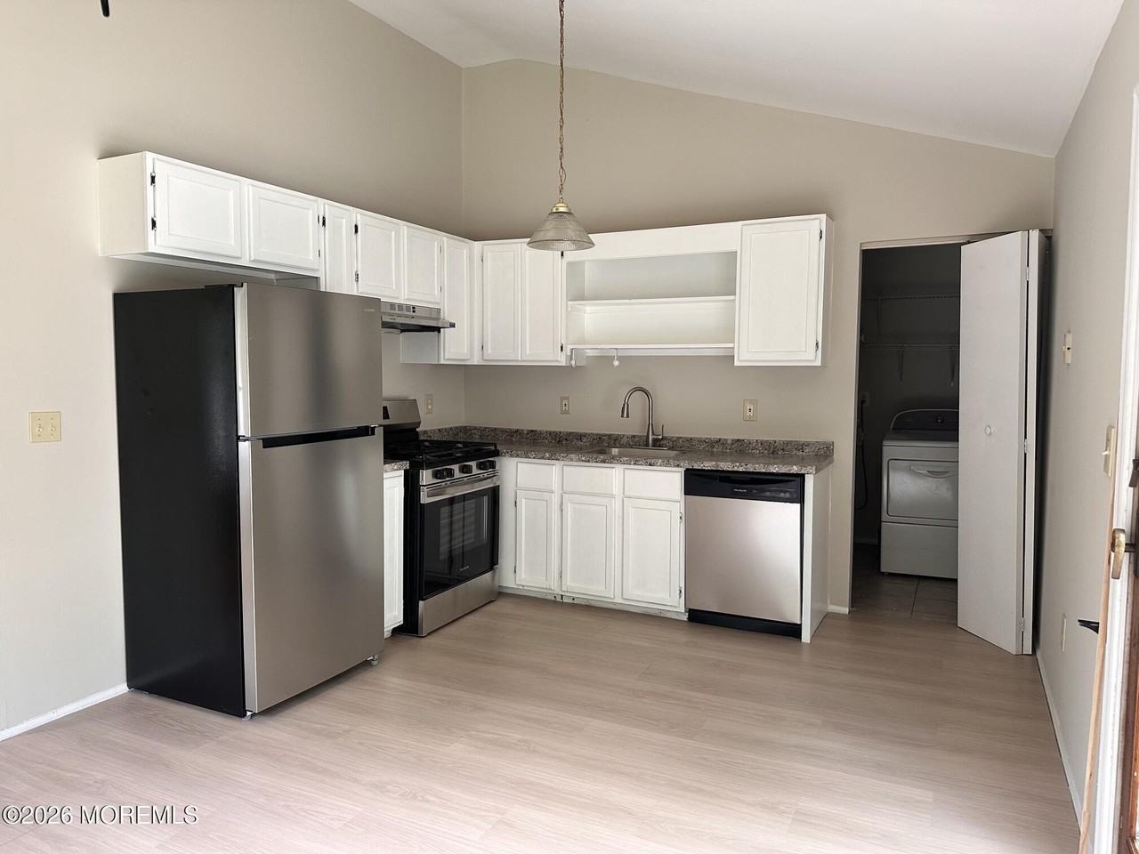 30 Walnut St - Photo 4 of 13