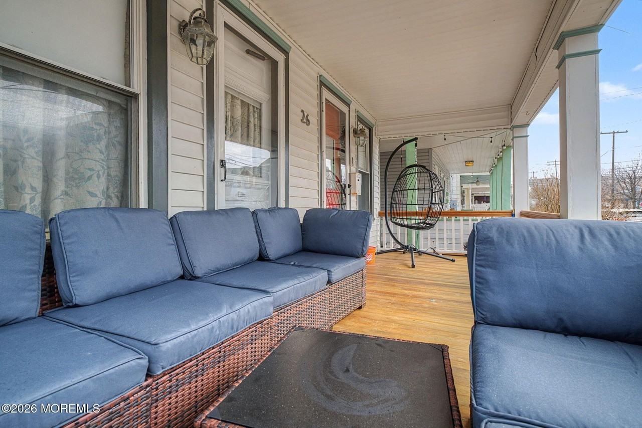 26 Heck Ave - Photo 5 of 41