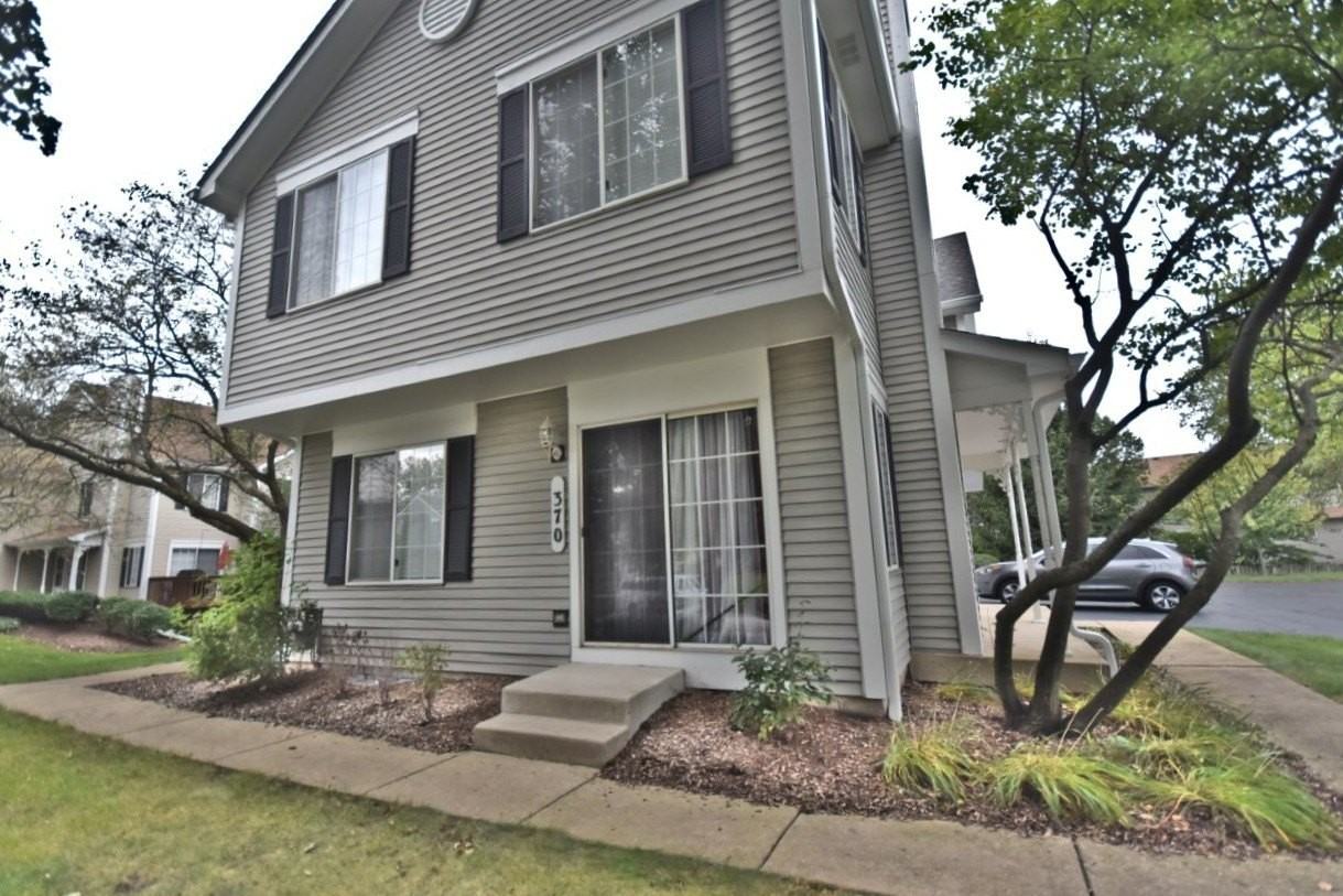 370 Sandhurst Ln #A - Photo 3 of 34