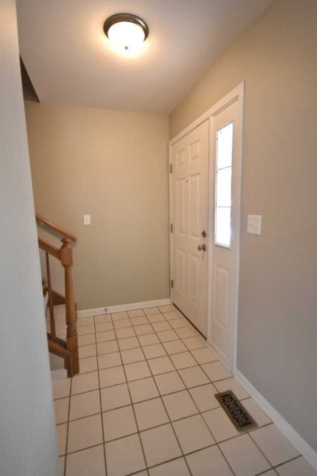 370 Sandhurst Ln #A - Photo 7 of 34
