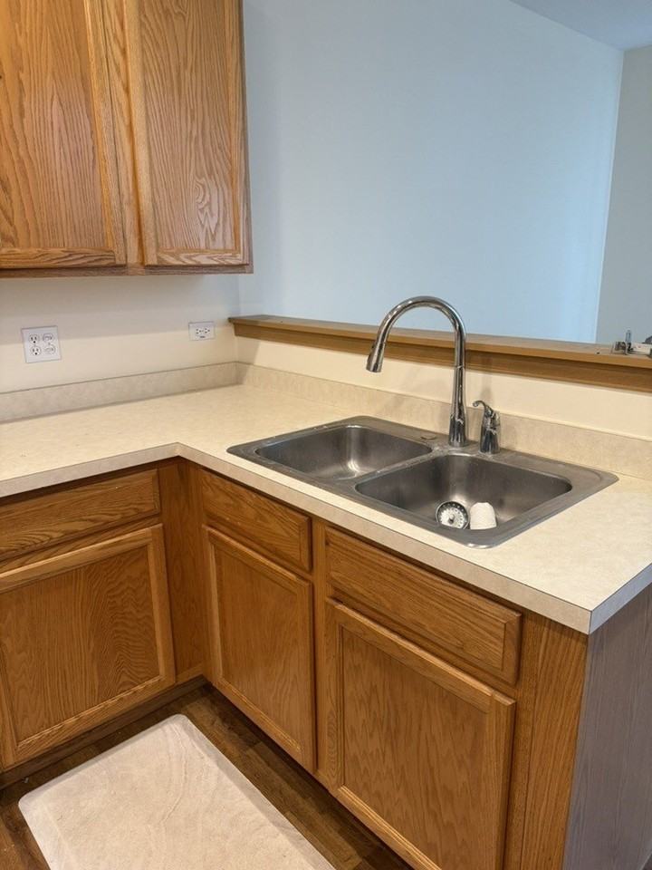 323 Tower Hill Dr - Photo 2 of 7