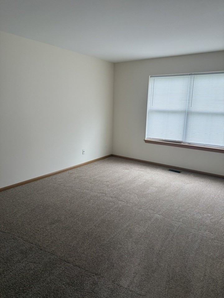323 Tower Hill Dr - Photo 6 of 7