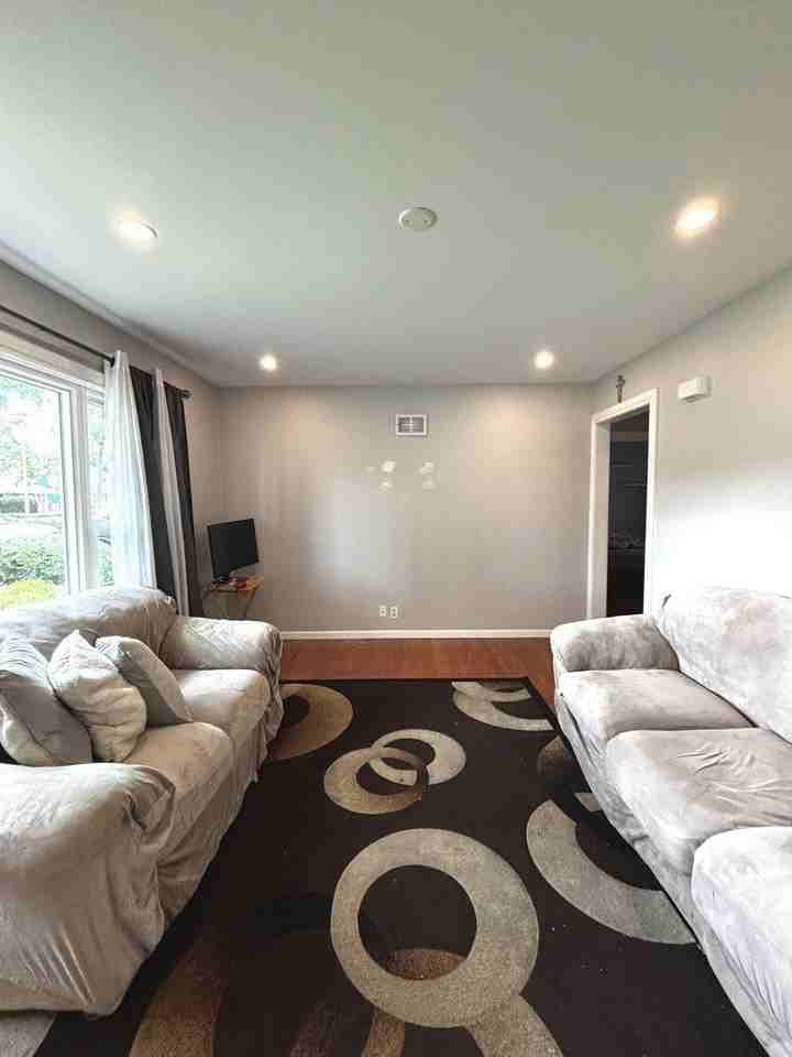 333 S Yale Ave - Photo 4 of 21
