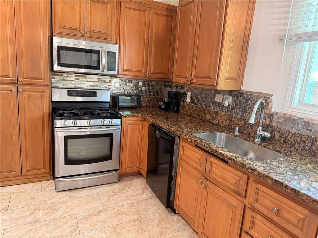 620 N Janss Way - Photo 5 of 7