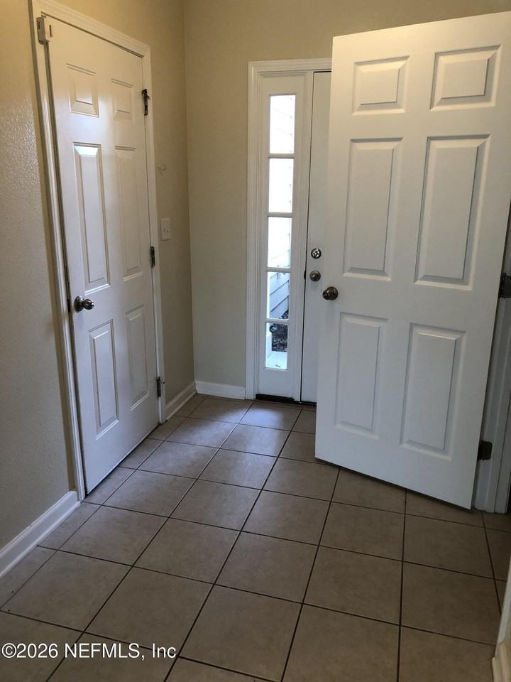 7126 Stonelion Cir - Photo 3 of 24