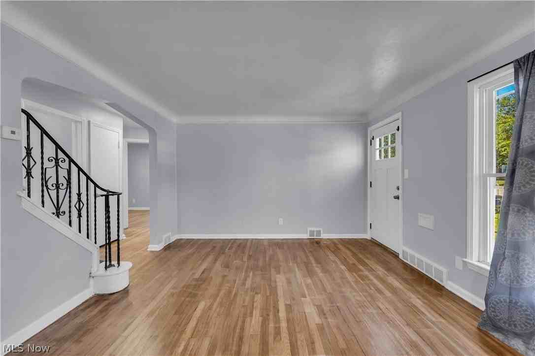 15506 Westview Ave - Photo 5 of 23