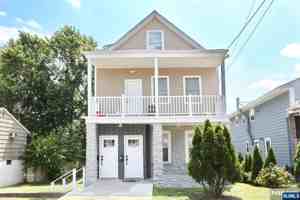 featured image of 16 Boyd St