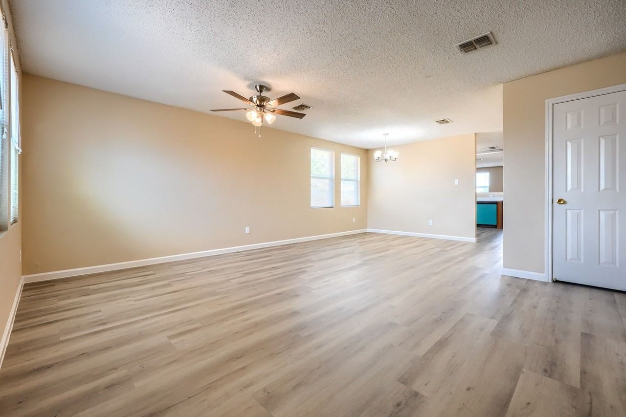 2640 Annalea Ln - Photo 3 of 26