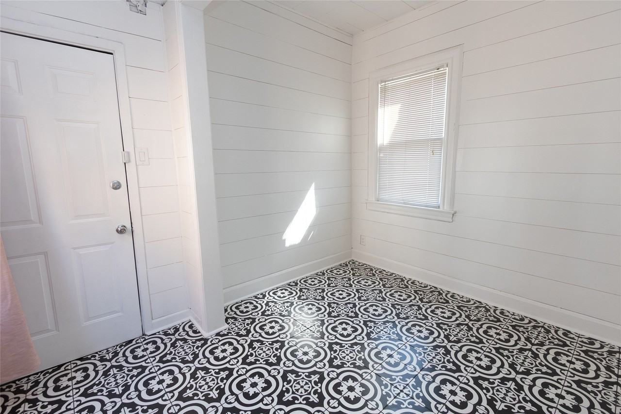 4145 Wycliff Ave - Photo 7 of 11
