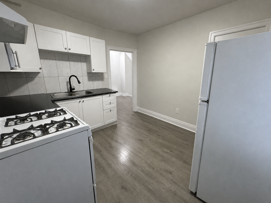 99 Mary St - Photo 2 of 10