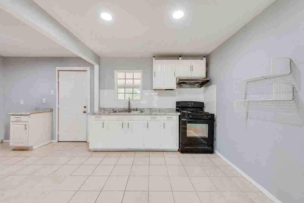 1213 De Ridder Ave - Photo 2 of 16