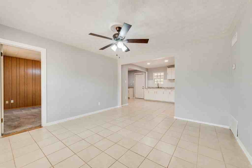 1213 De Ridder Ave - Photo 5 of 16