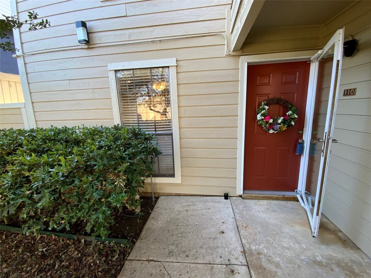 1911 Chasewood Cir #110 - Photo 2 of 40