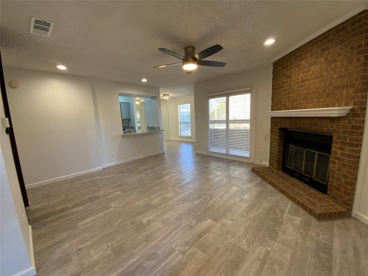 1911 Chasewood Cir #110 - Photo 4 of 40