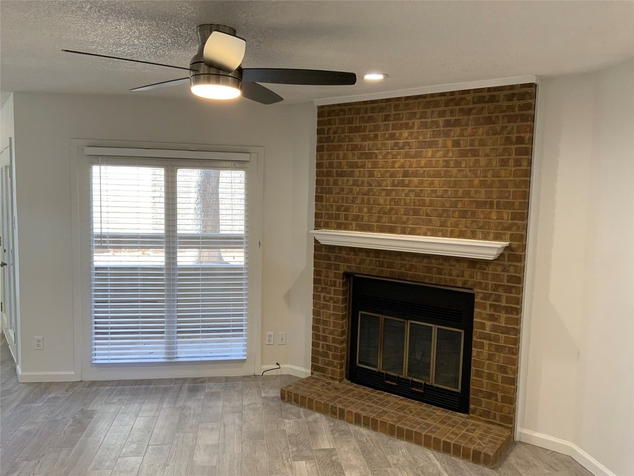 1911 Chasewood Cir #110 - Photo 6 of 40