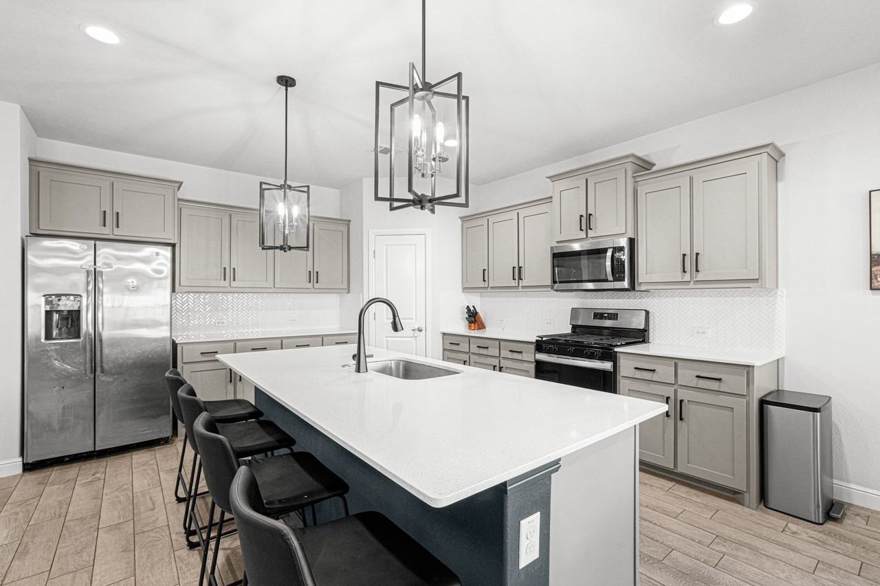 112 Willow St - Photo 5 of 38