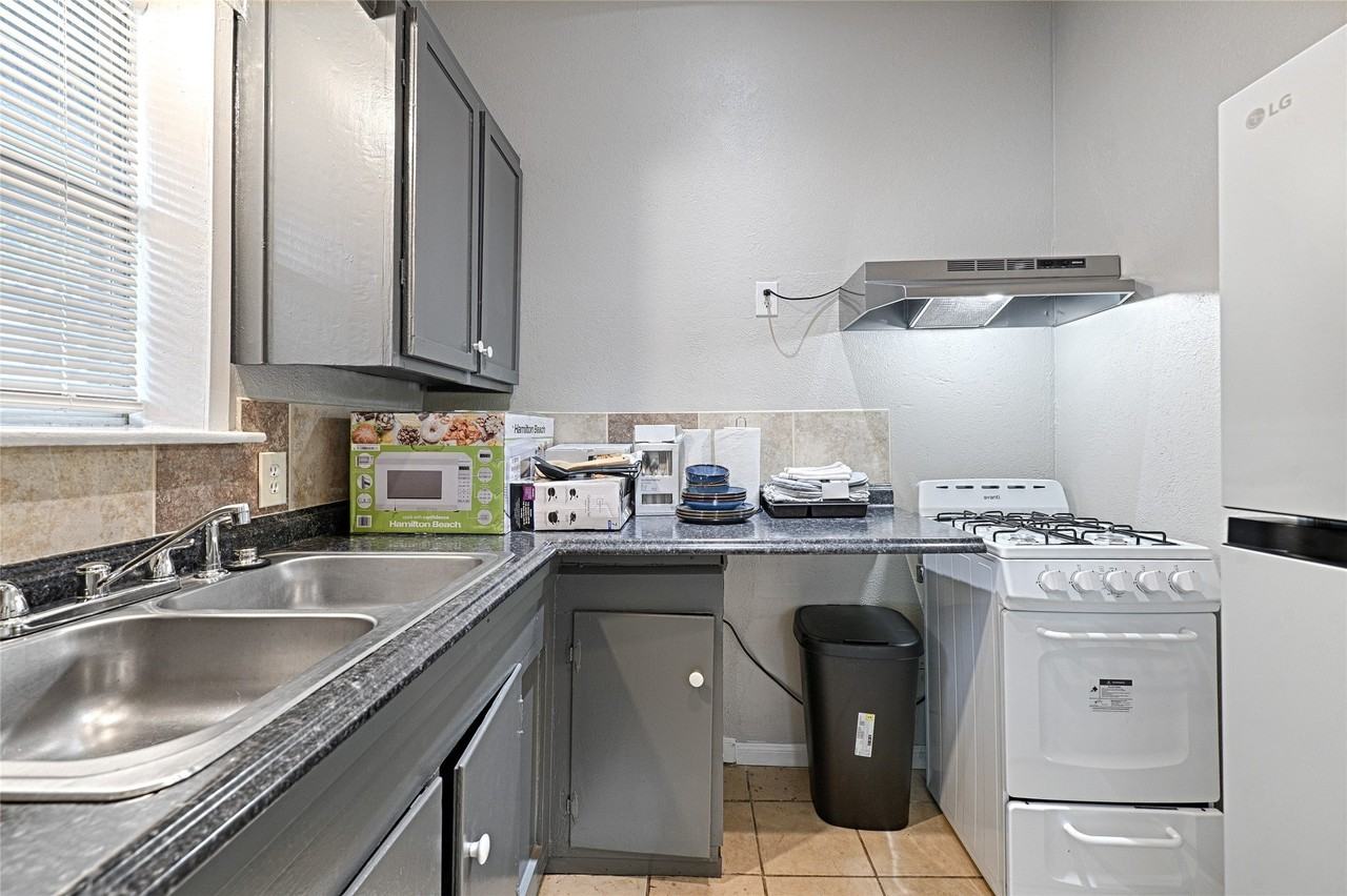 4574 County Road 895 - Photo 7 of 27