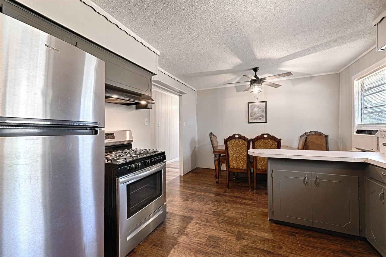 4574 County Road 895 - Photo 5 of 27