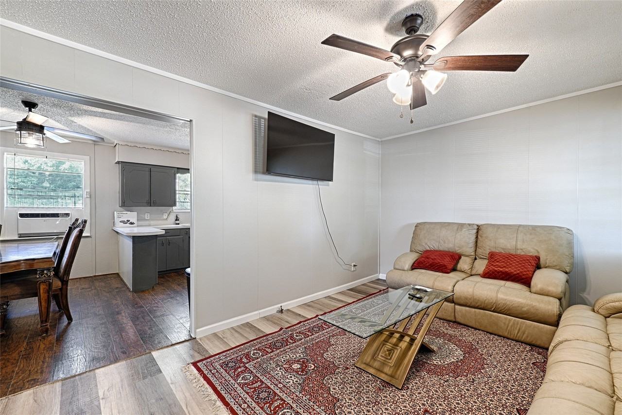 4574 County Road 895 - Photo 2 of 27