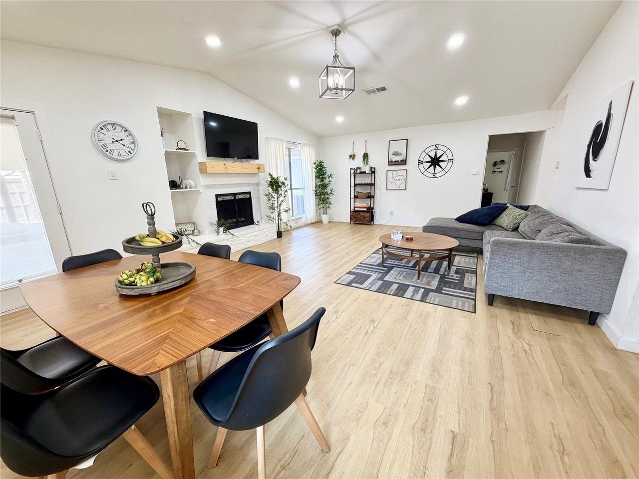12319 High Meadow Dr - Photo 6 of 19
