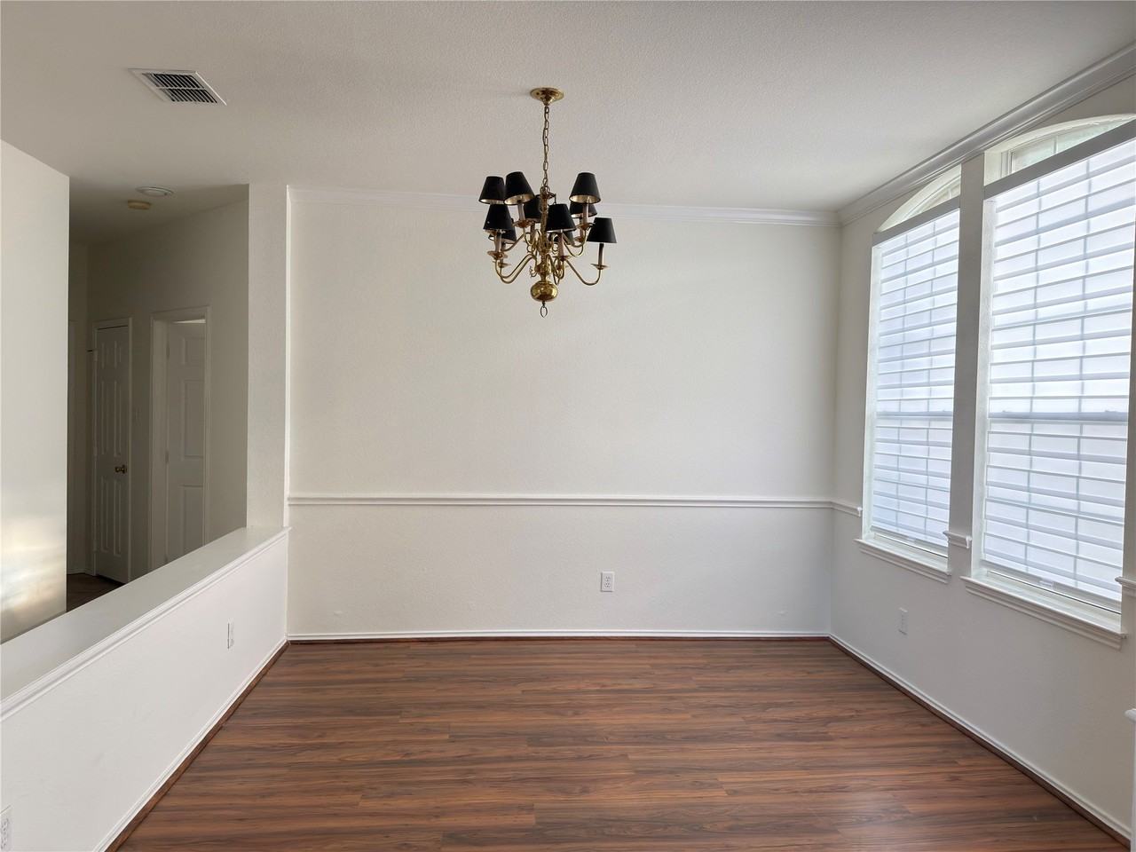 1328 Comanche Dr - Photo 3 of 14