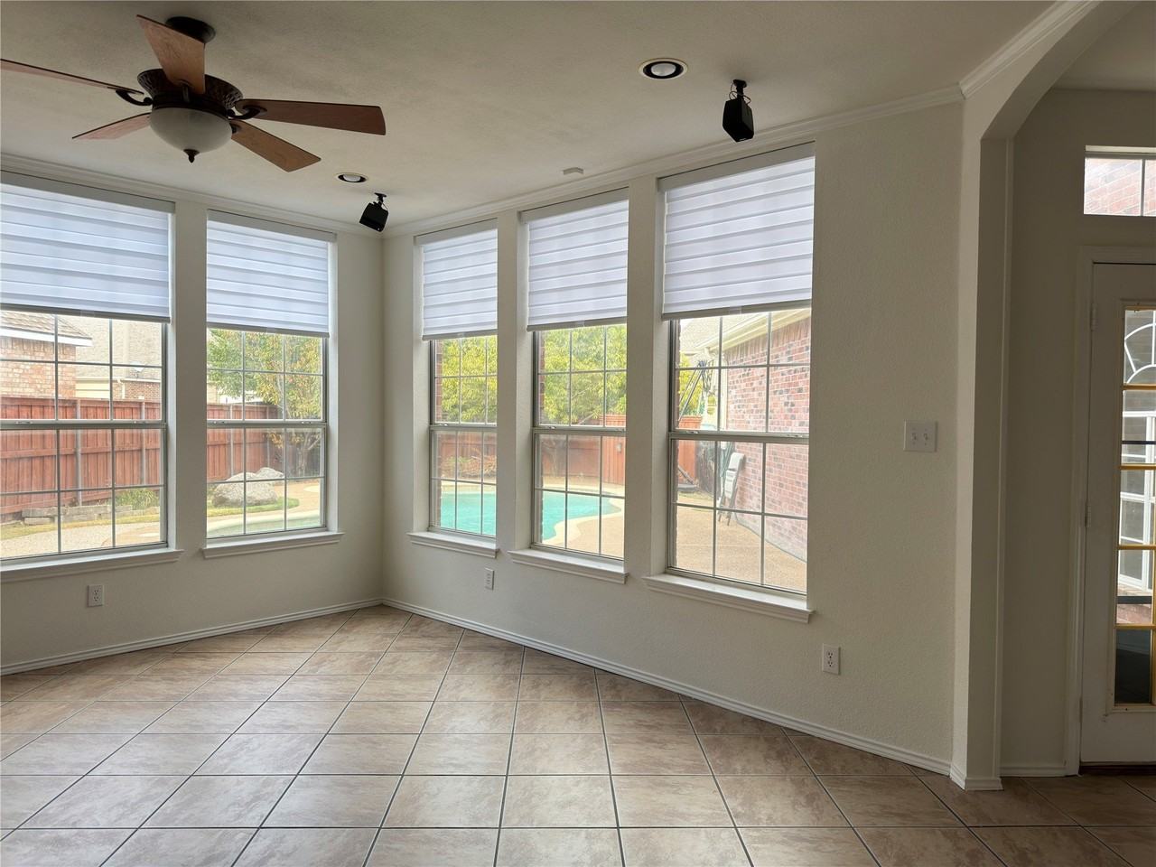 1328 Comanche Dr - Photo 4 of 14