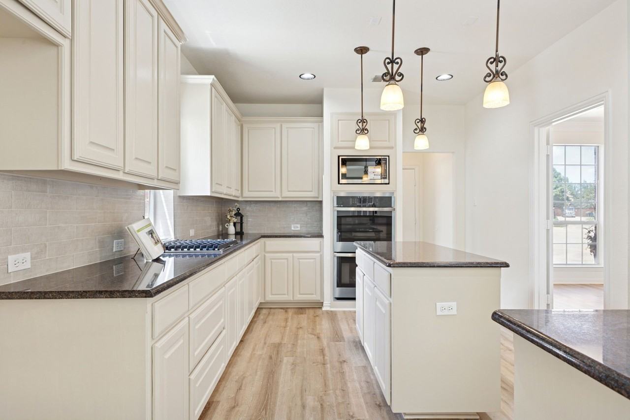 2509 Woodstone Ct - Photo 5 of 35