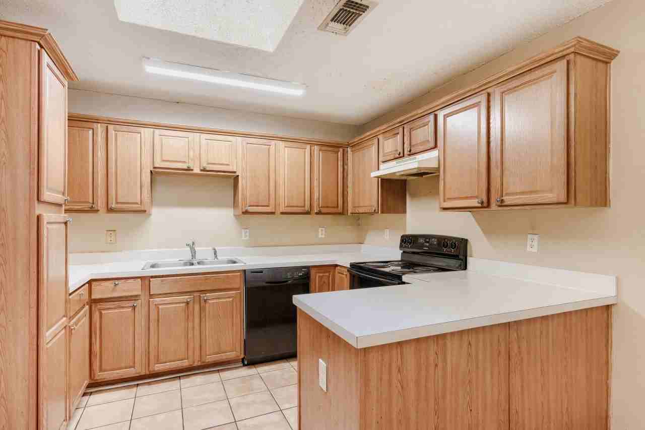 4155 N Coral Springs Dr - Photo 5 of 17