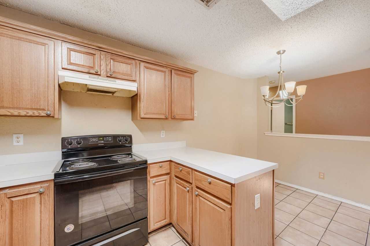 4155 N Coral Springs Dr - Photo 6 of 17