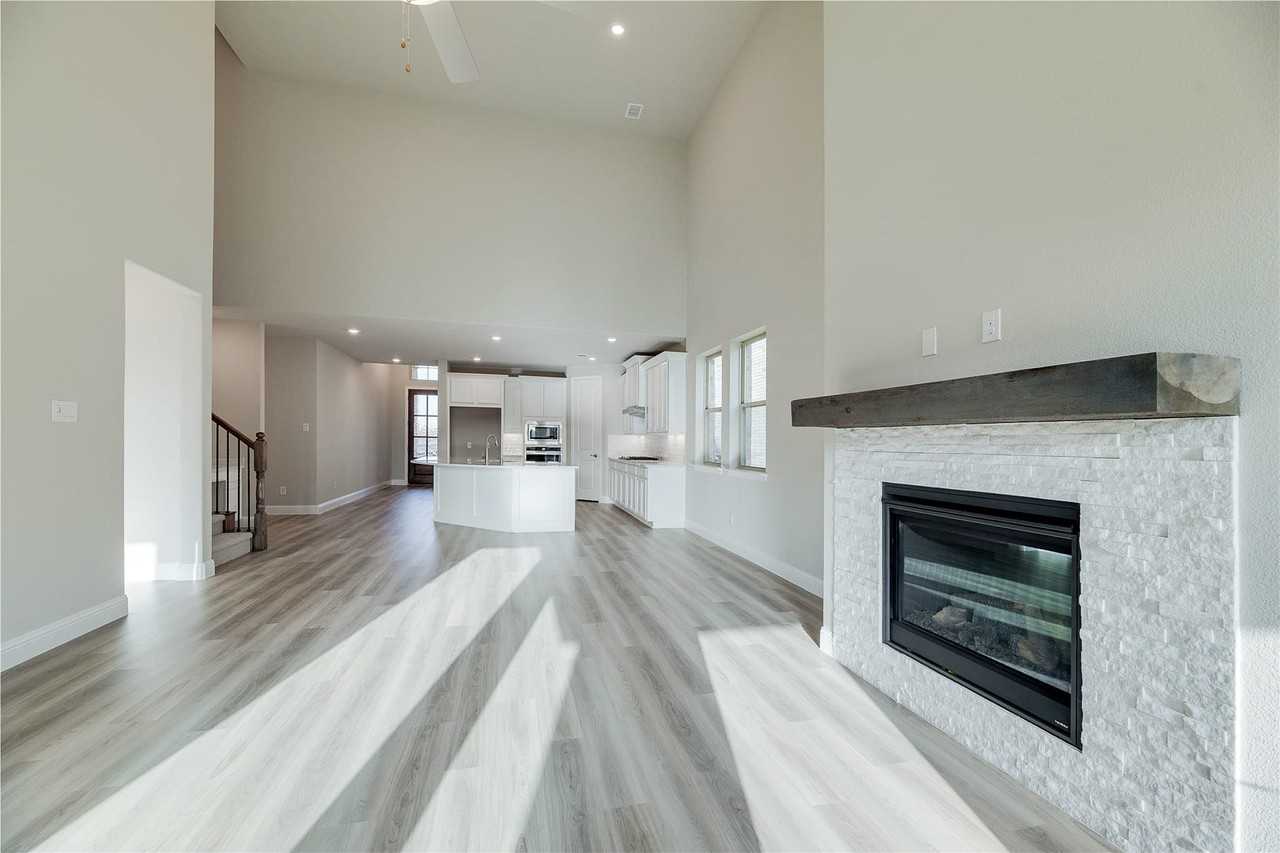 2121 Sumard Dr - Photo 7 of 35