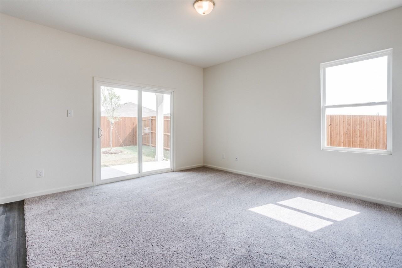 704 Bois D Arc Ln - Photo 6 of 24