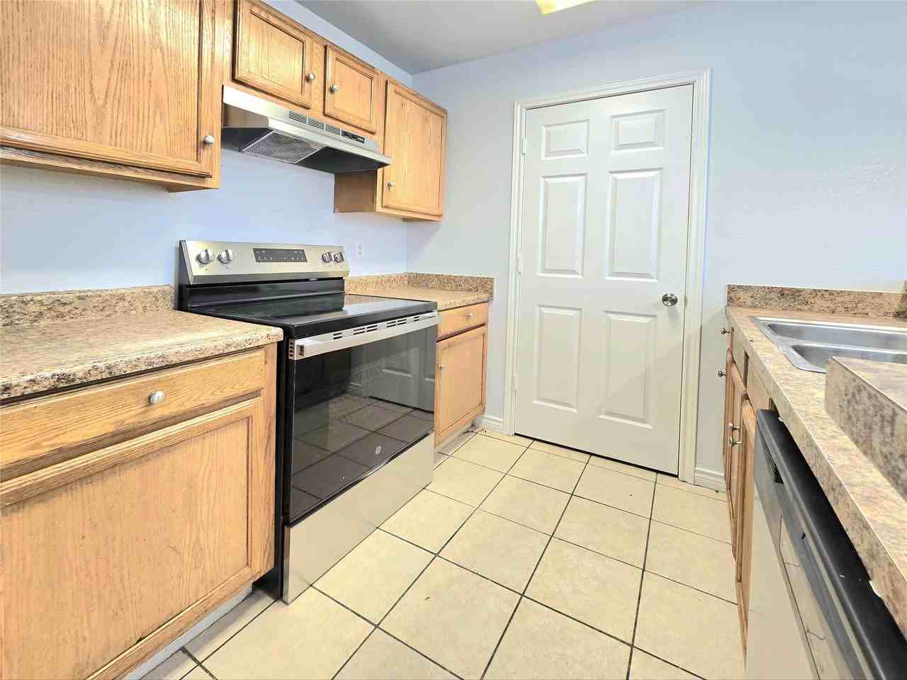5017 Chapman St #5019 - Photo 4 of 14