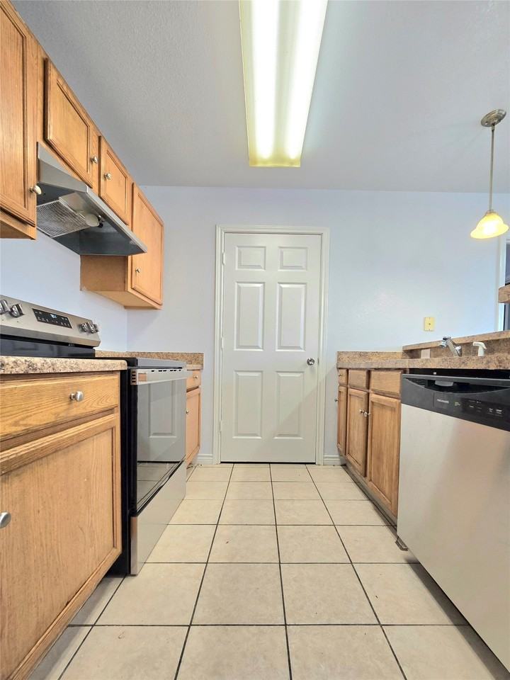 5017 Chapman St #5019 - Photo 5 of 14